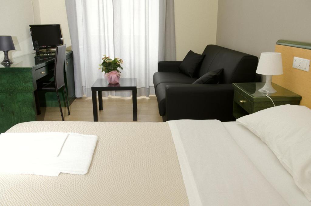 Hotel Suisse Genoa Bagian luar foto